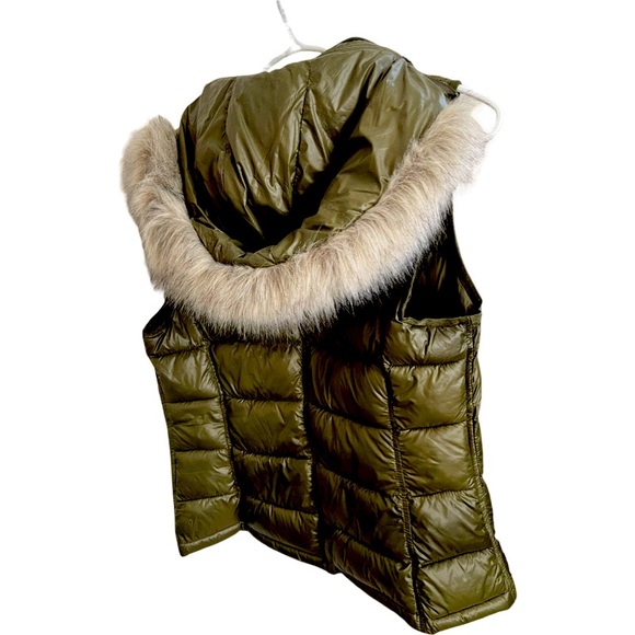 GAP vest with hoodie - Picture 3 of 3